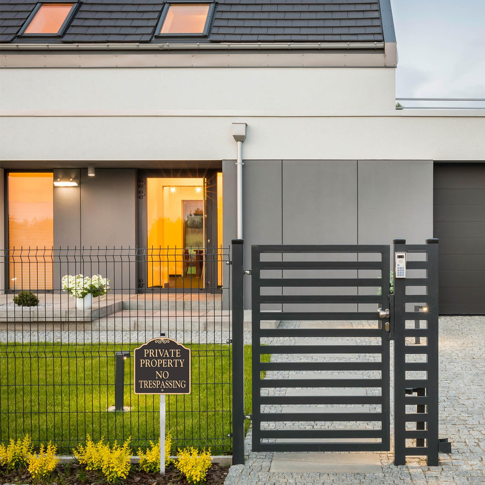 Doninex sign mounted on a gate offering clear private property notice