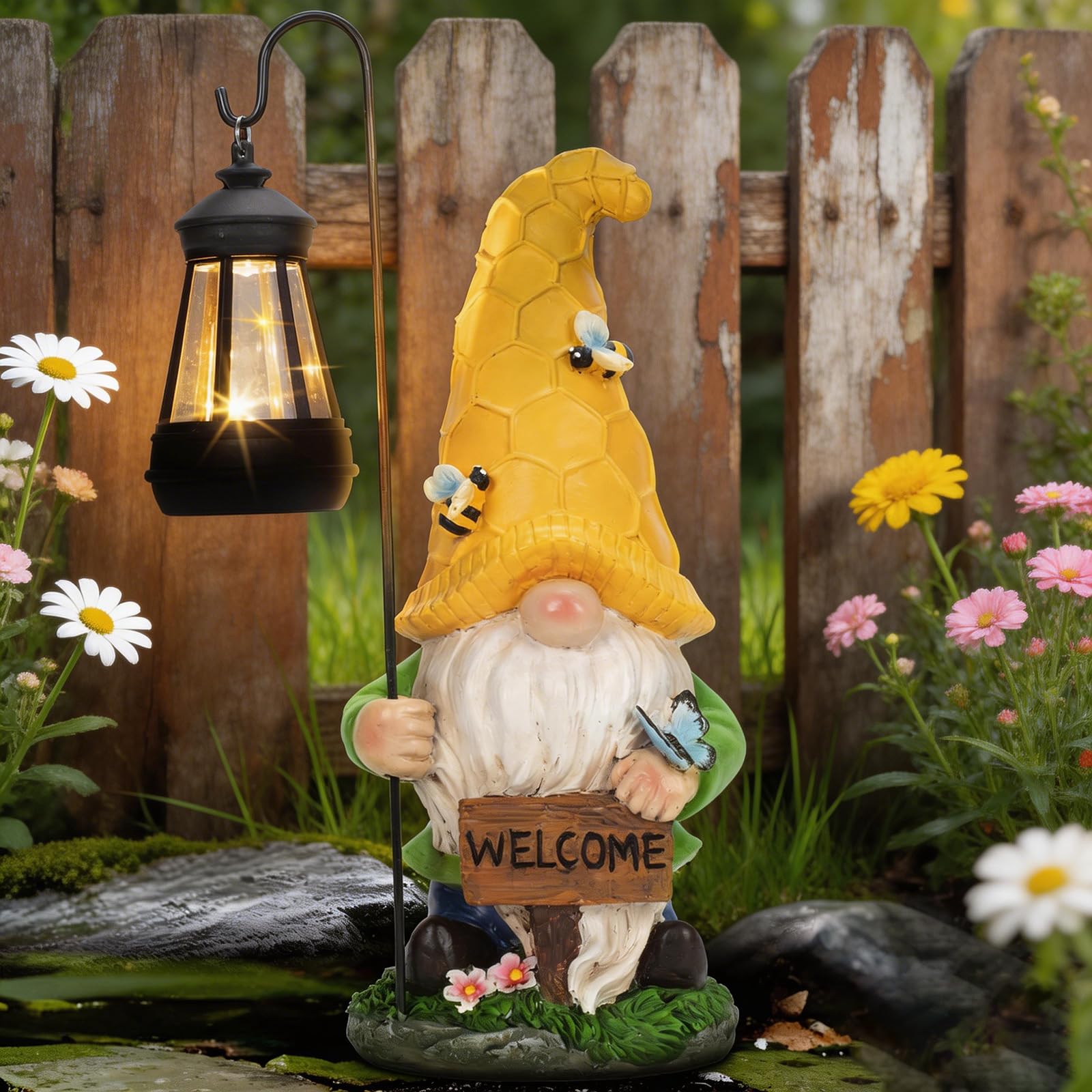 DoYouzhuo8 front view gnome statue showing charming hand-painted detail and welcoming look