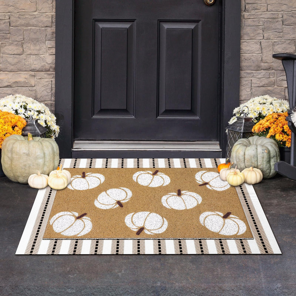 Drydiet close-up of TPR top mat pumpkin detail highlighting seasonal charm