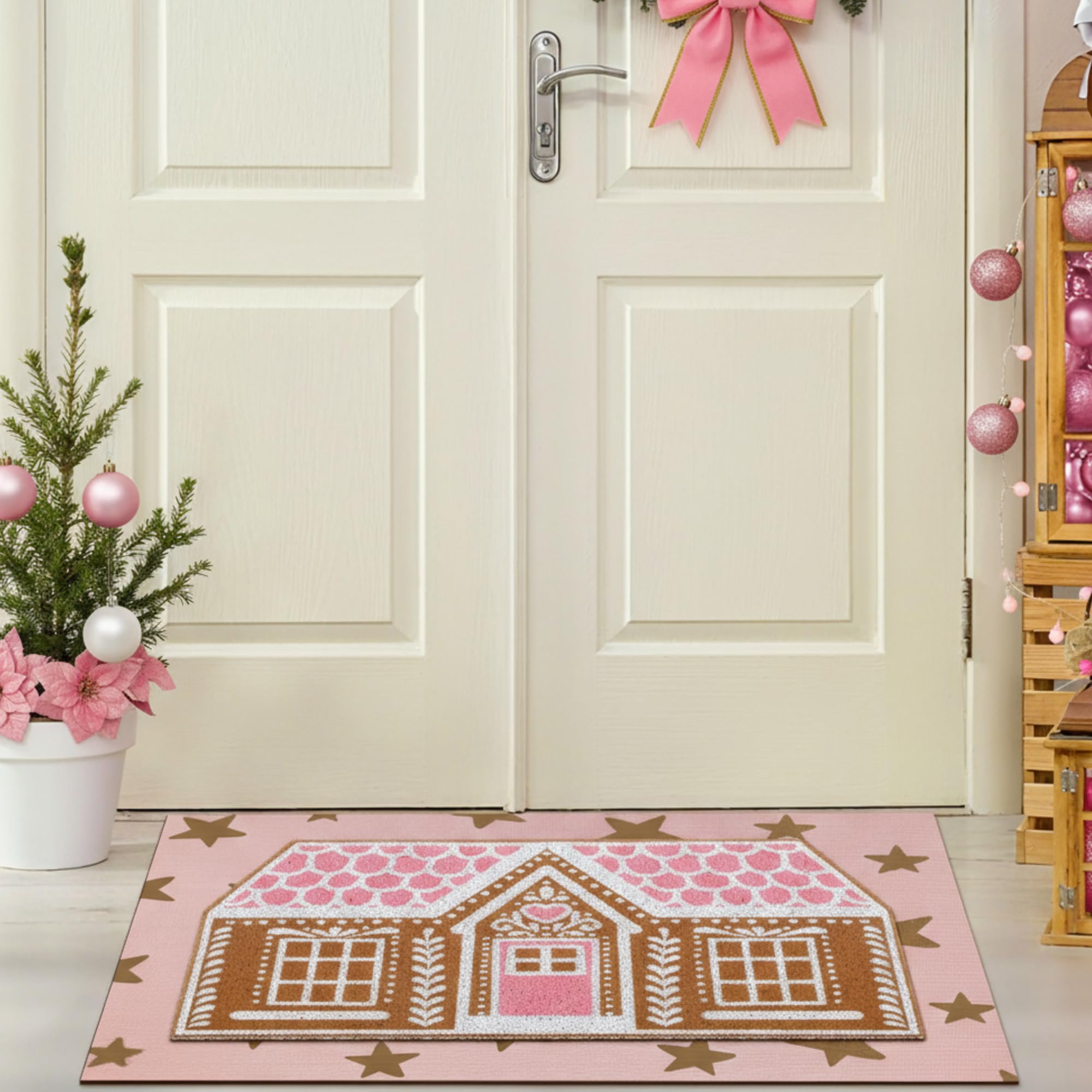 Drydiet close-up of top mat gingerbread print highlighting cheerful detail