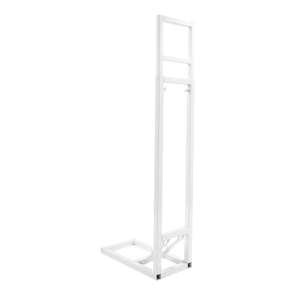DYNAMI white stand at outdoor ceremony illustrating versatile venue use benefit