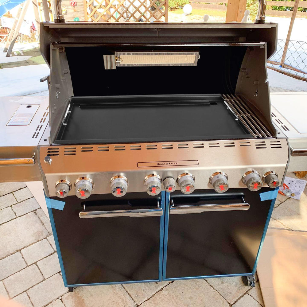 EasiBBQ griddle edge and fitment detail showing precise cut for secure placement