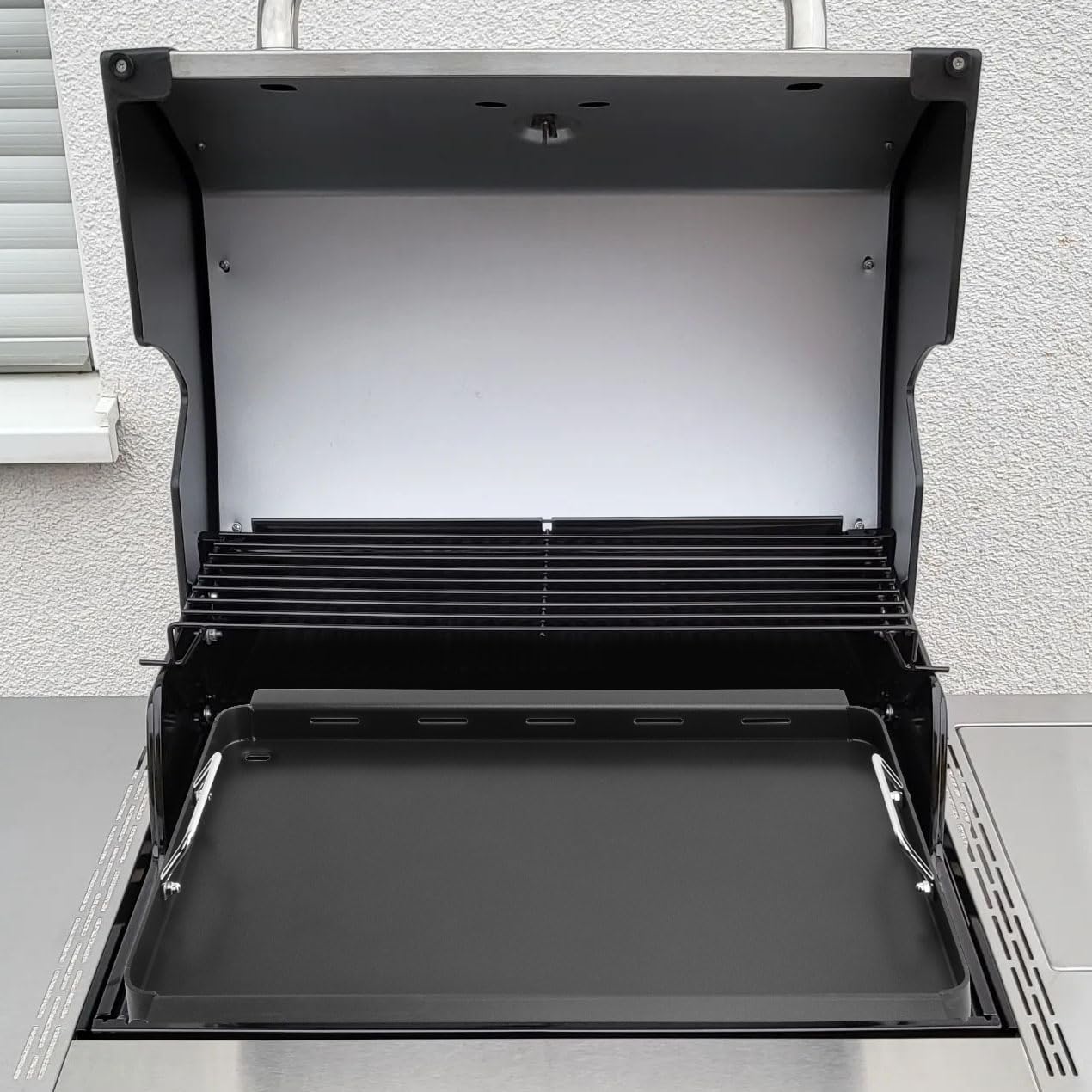 EasiBBQ cooking eggs and pancakes on griddle surface for flat-top breakfast convenience