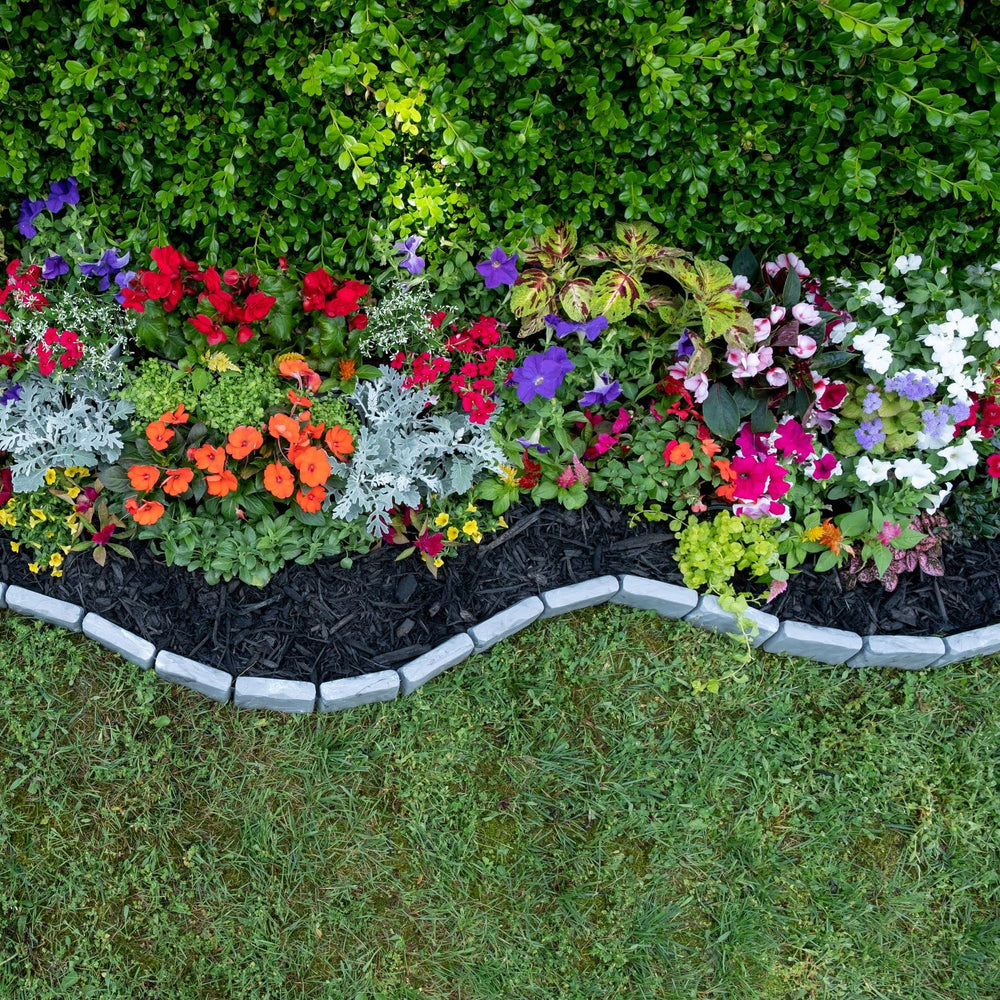EasyFlex forming a curved garden border demonstrating flexible fit