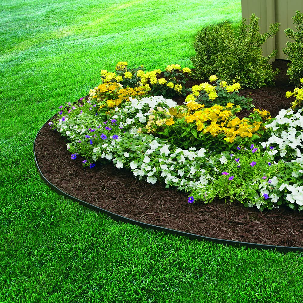 EasyFlex forming a curved tree ring around trunk showing root-safe flexible design