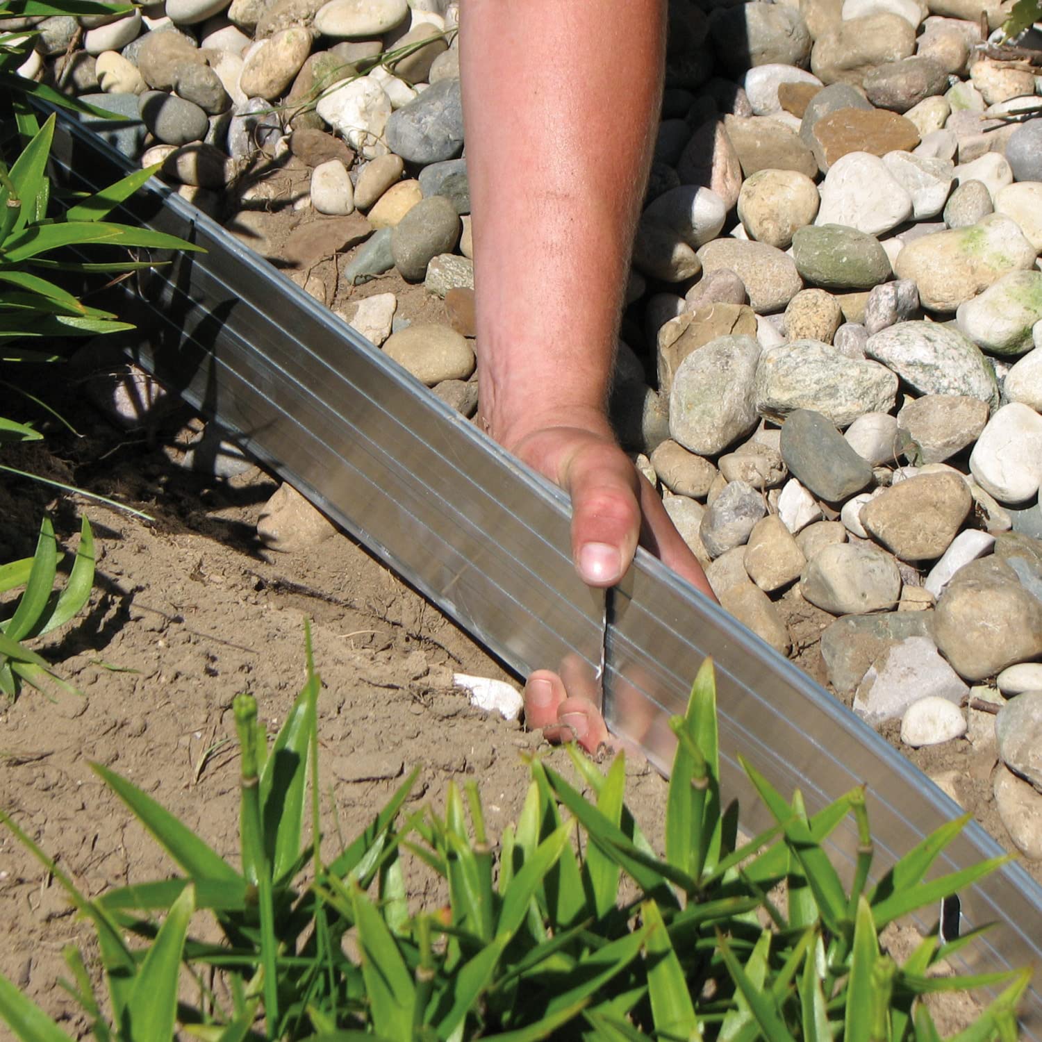 EasyFlex edging next to ruler illustrating 6-foot section length clarity