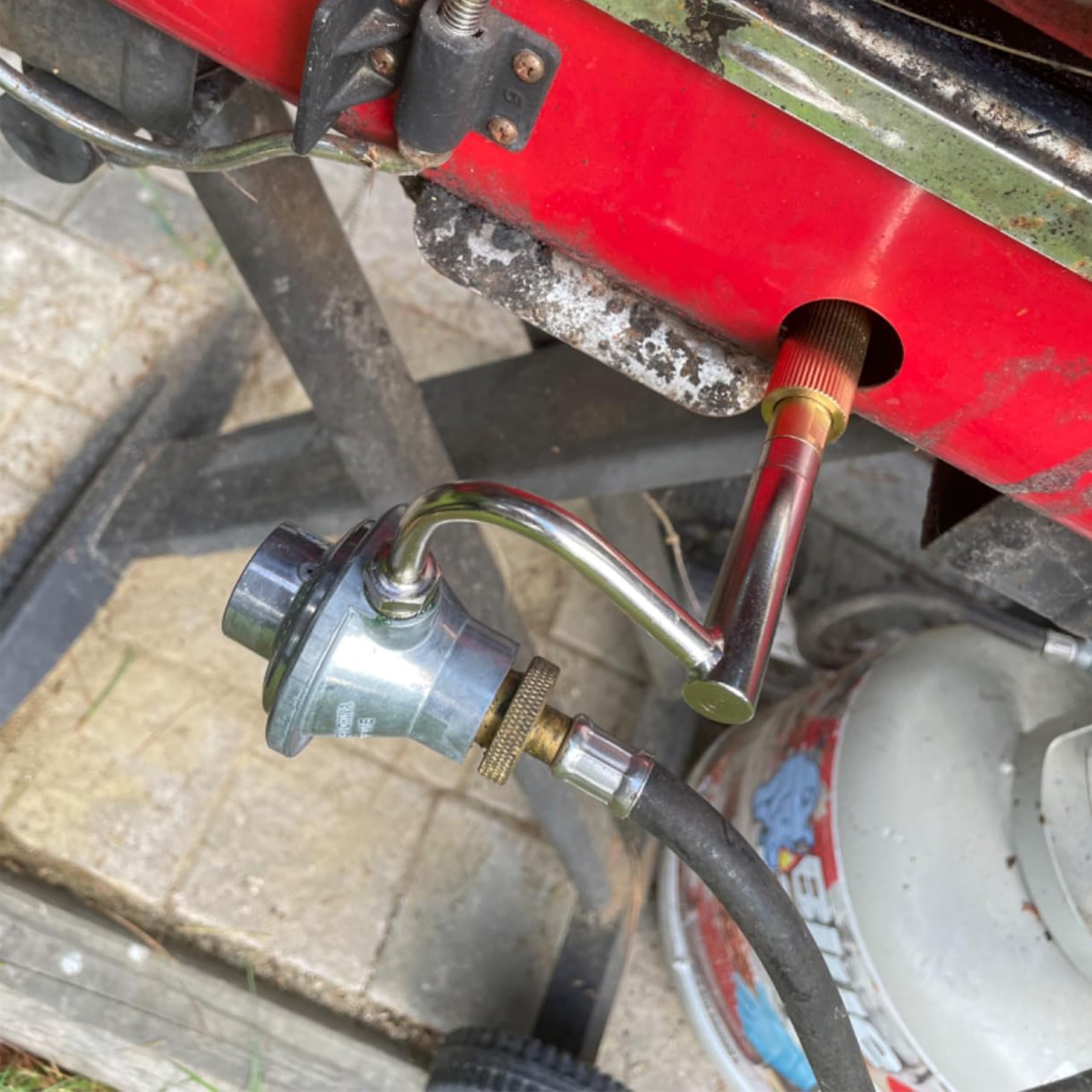 Ebusin kit box staged with regulator and hose showing ready-to-install convenience