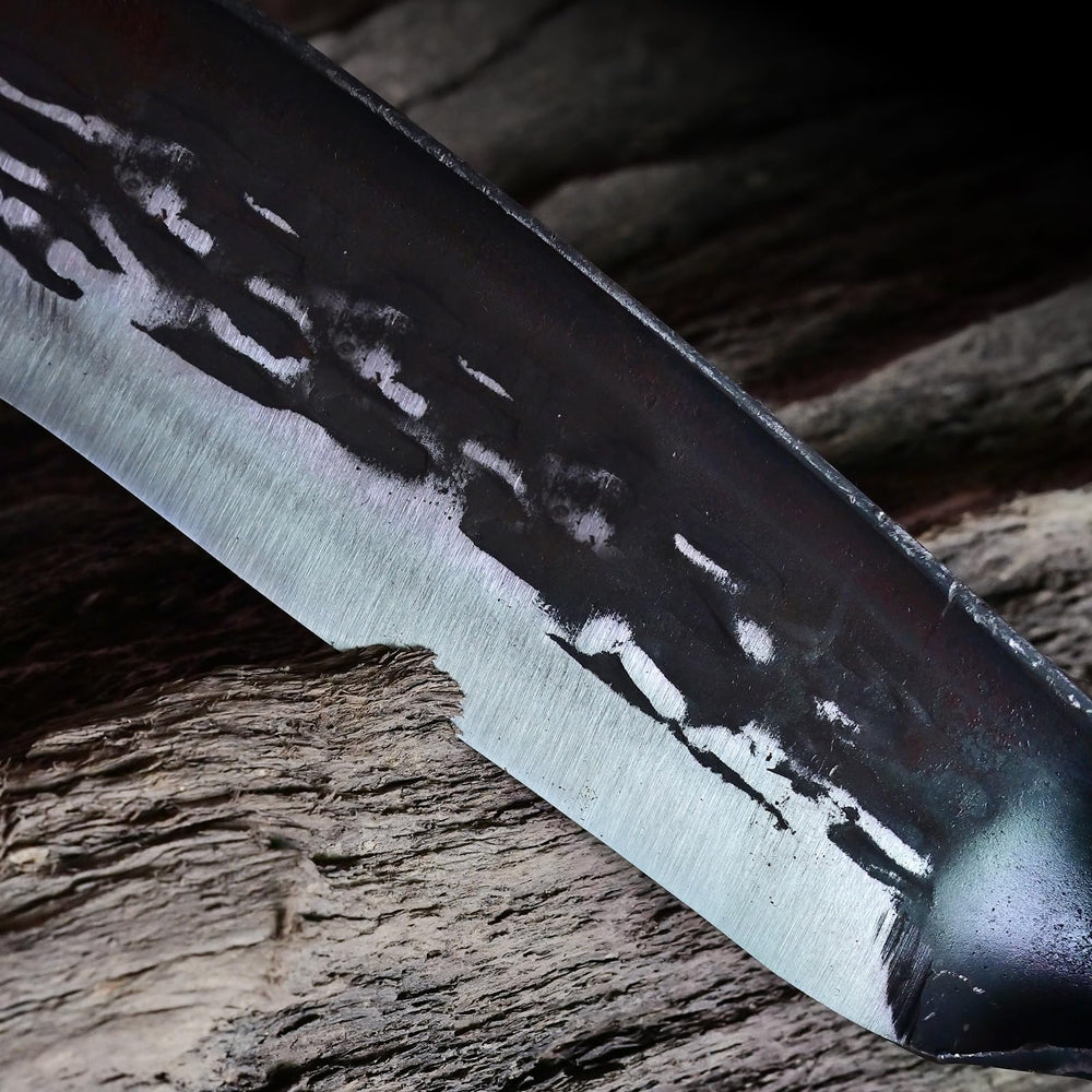 EcoDigiLife handle and full tang showing ergonomic grip and secure control