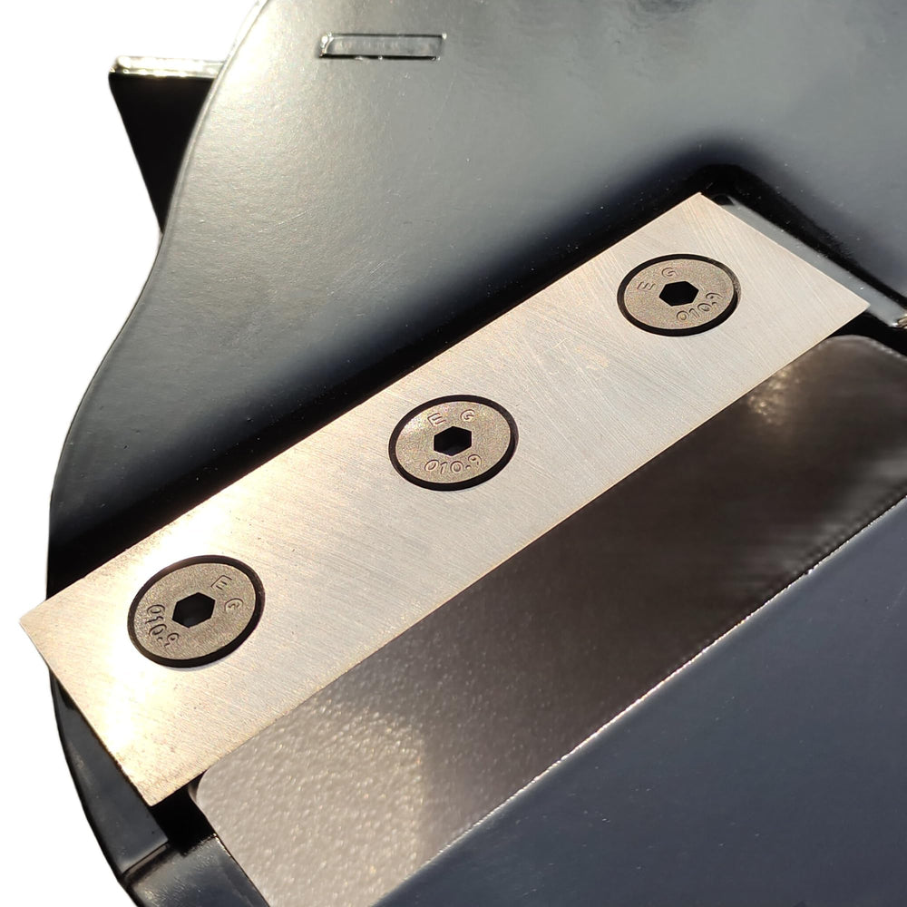 EFCUT blades installed in C40 chipper demonstrating fit and improved chipping performance