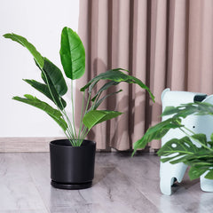 Ekirlin pot with matching saucer side profile protecting surfaces from water runoff