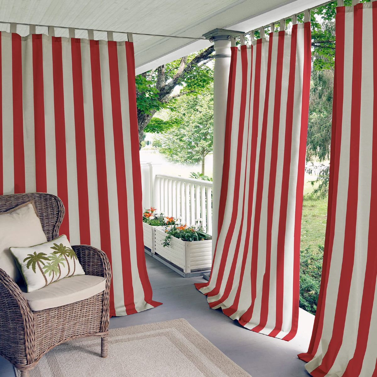 Elrene front view showing red Highland Stripe panel for stylish sun protection