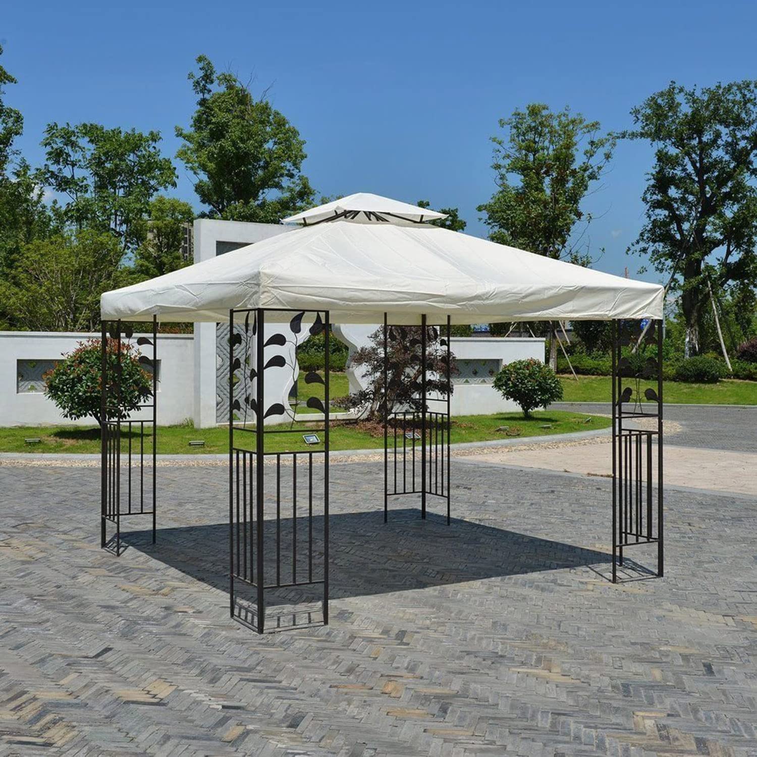 ERFEI backyard lifestyle scene showing functional shade for gatherings
