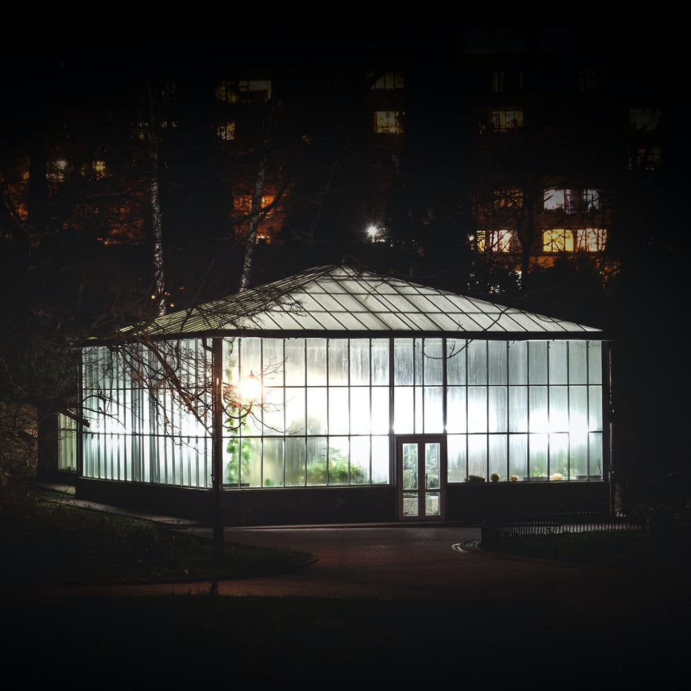 Espird nighttime illumination of plants showing uniform canopy lighting
