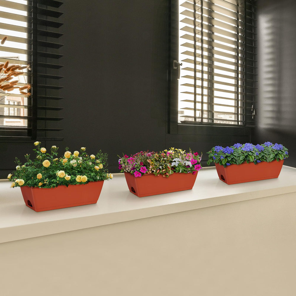 ETELI size comparison with hand illustrating compact planting space benefit
