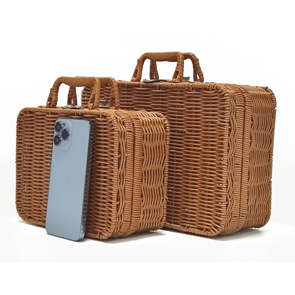 Etnorsu turn-lock and woven handles detail providing secure closure and easy carrying