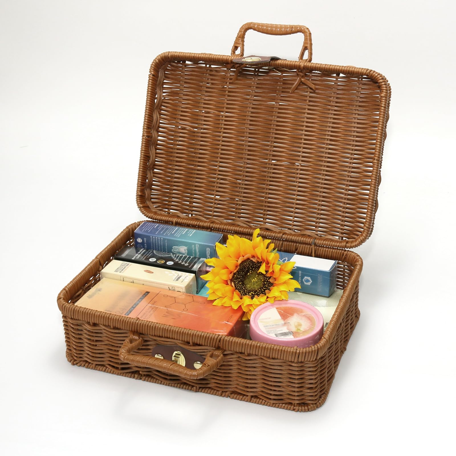 Etnorsu basket held in hand showing true-to-size dimensions and lightweight benefit