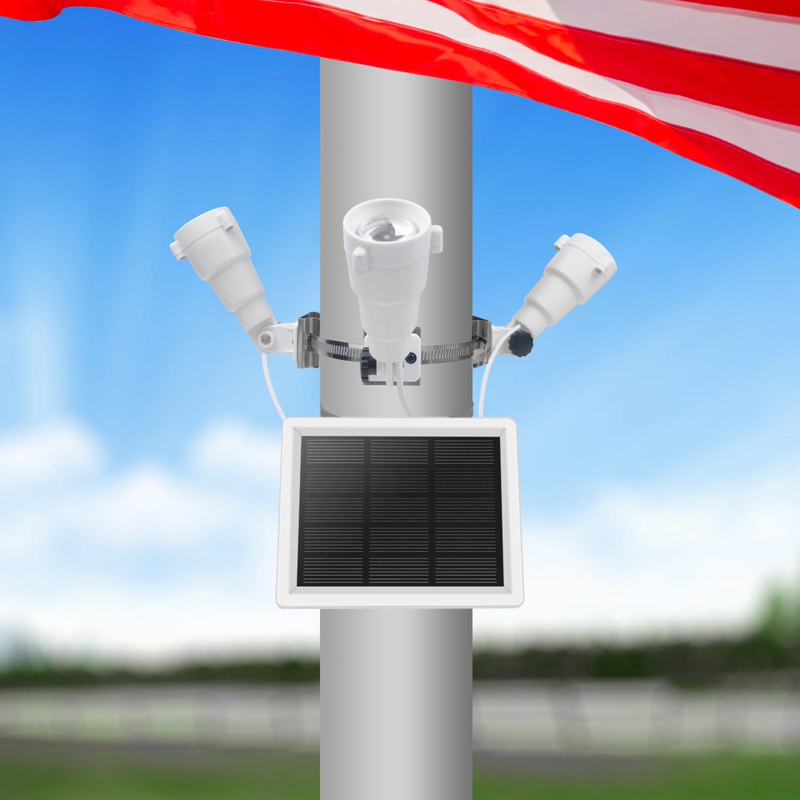 Etzeaxus daytime mounted on pole showing unobtrusive installation