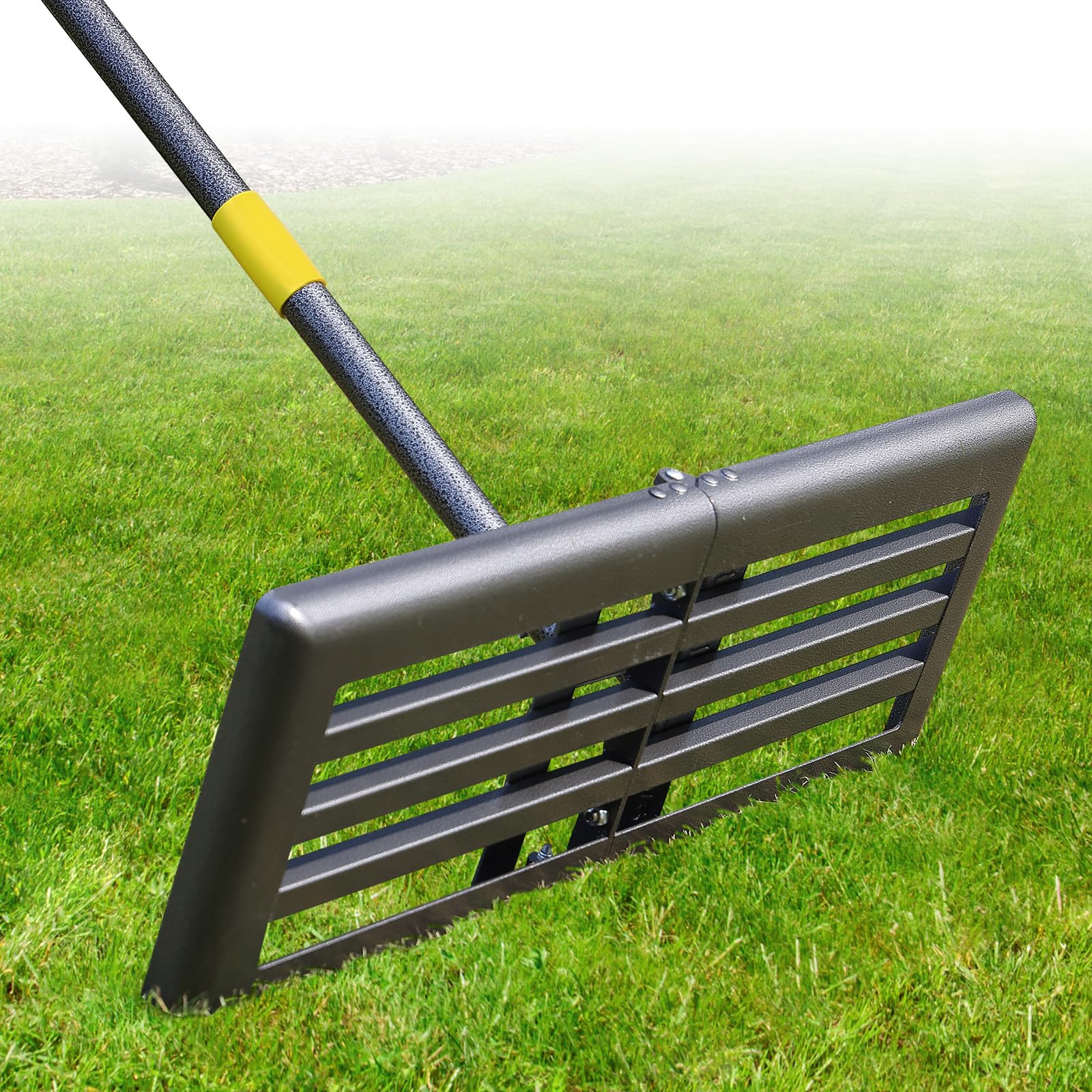 EUIJOIP front view of rake showing oversized head for faster leveling