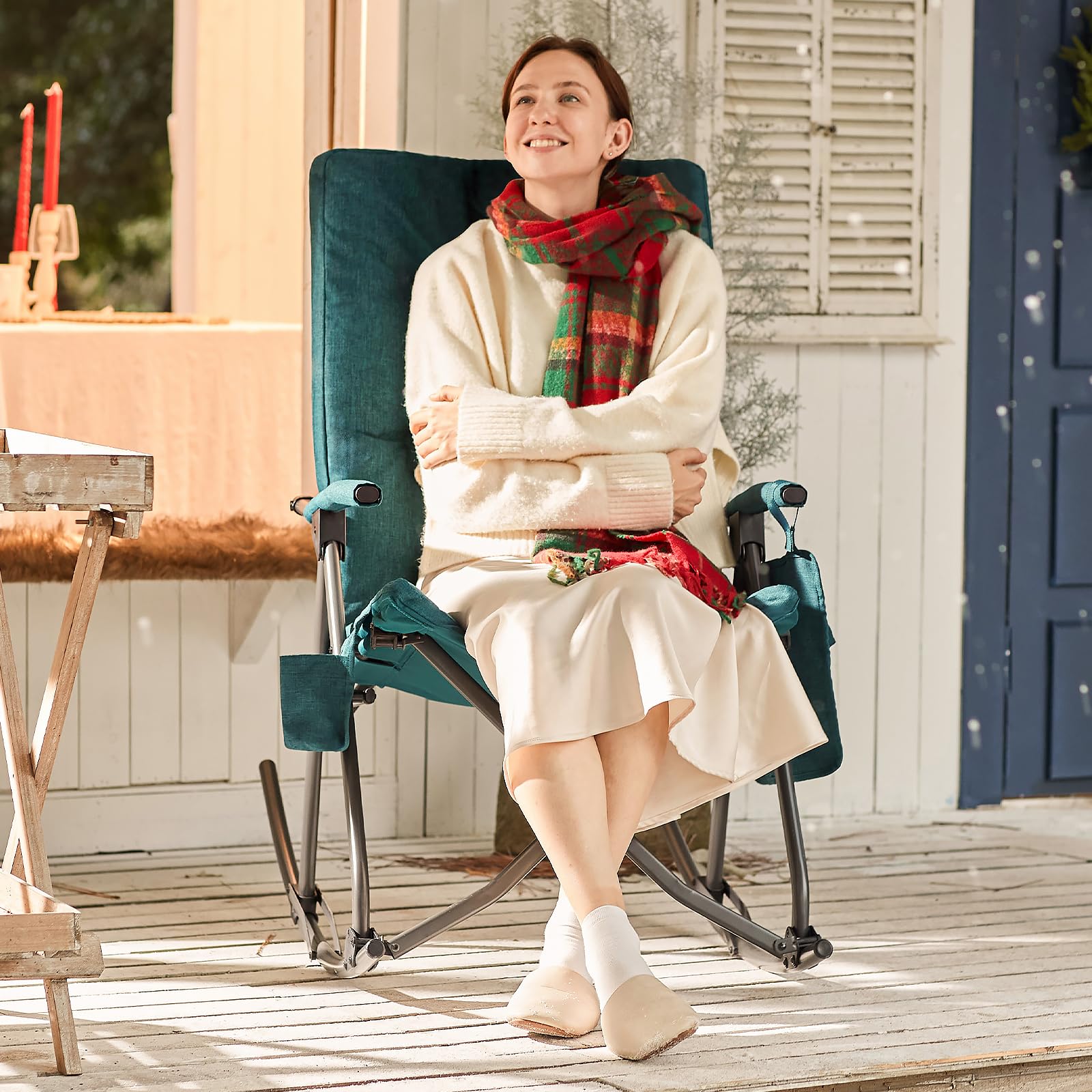 EVER ADVANCED folded chair inside carry bag for easy transport and compact storage