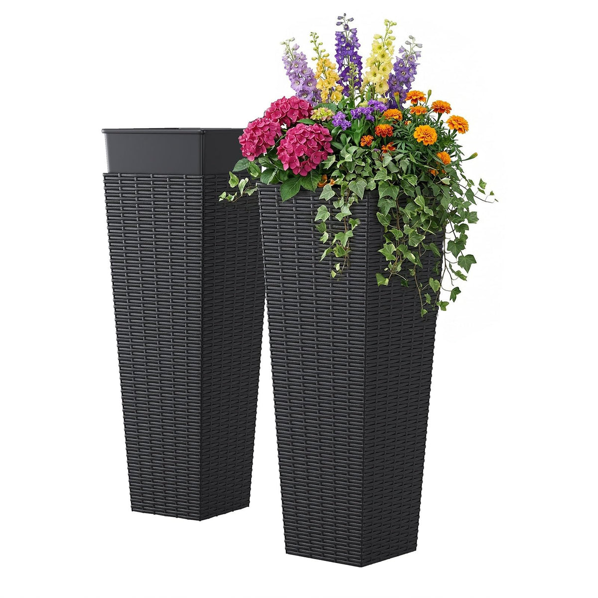 EVLIQUIL front view of two black planters showing elegant tapered silhouette and balanced pairing