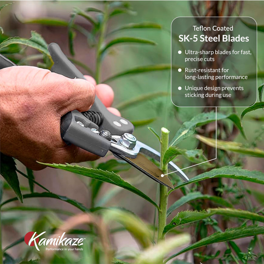 EZ Kut KAMIKAZE cutting action on a branch for precise pruning benefit