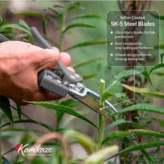 EZ Kut KAMIKAZE cutting action on a branch for precise pruning benefit