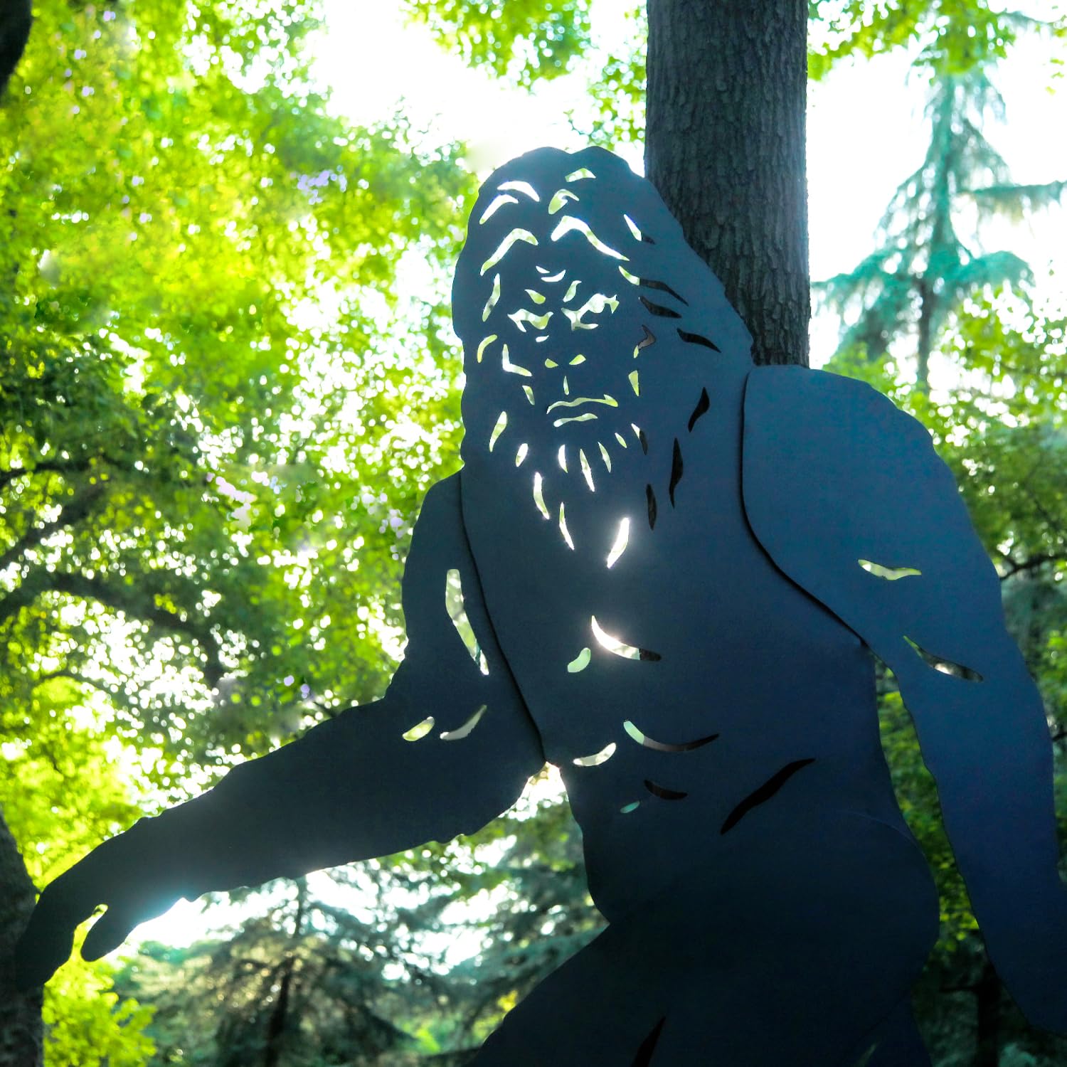 EZTZEN Bigfoot mounted on tree demonstrating easy secure attachment