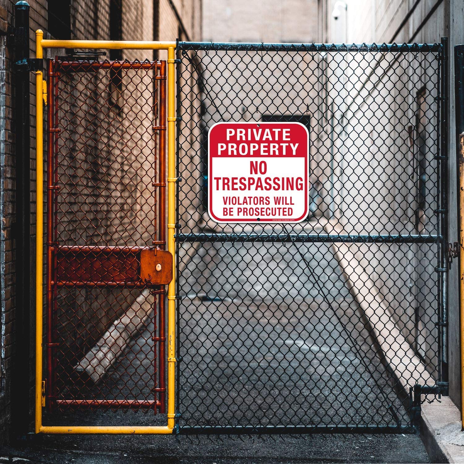 Faittoo sign on gate in yard showing clear property protection