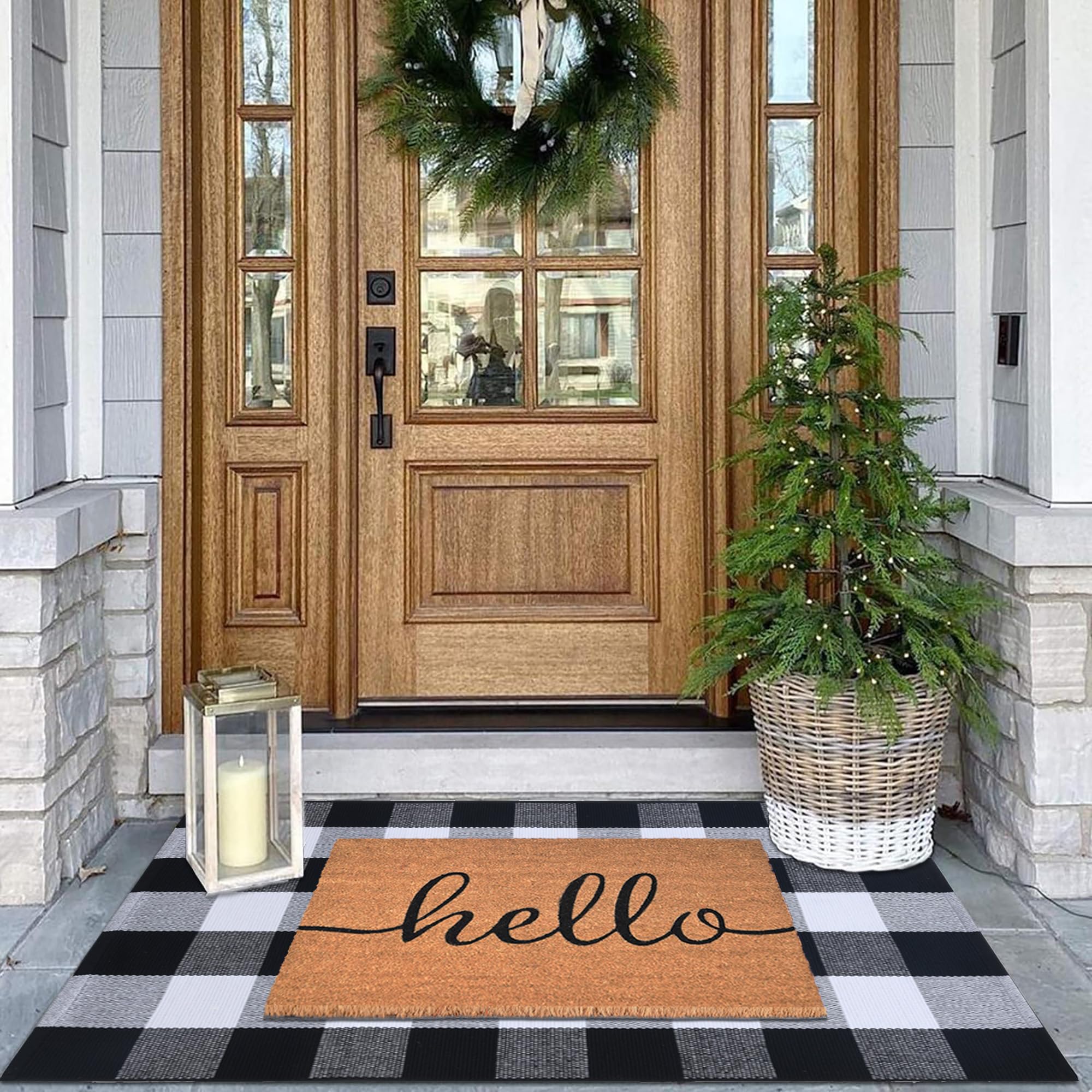Fallovea porch styled with seasonal decor showing versatile decorating base