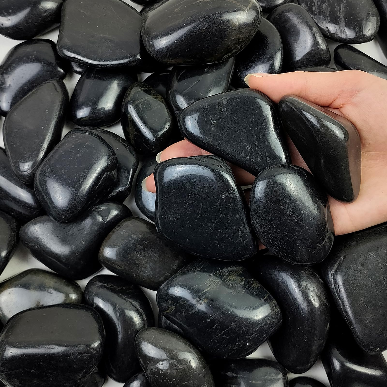 FANTIAN front packaging showing 10 lbs black pebbles, ready for landscaping