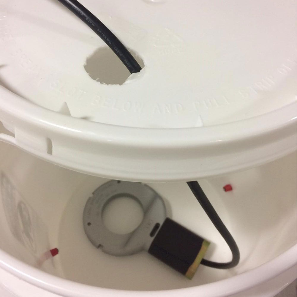 Farm Innovators power cord and thermostat close-up showing safe, controlled operation