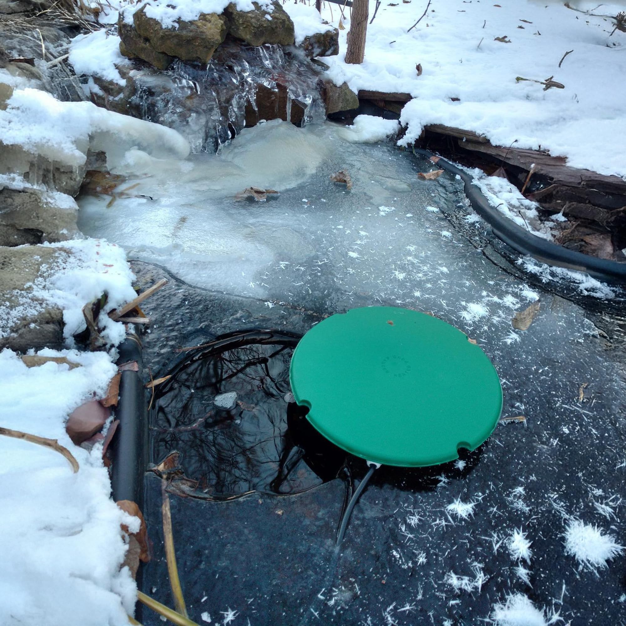 Farm Innovators vent hole detail allowing pond gases to escape safely