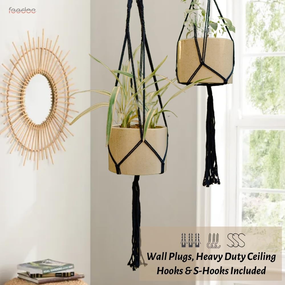 feedee metal hooks and S-hooks included with hangers for easy installation
