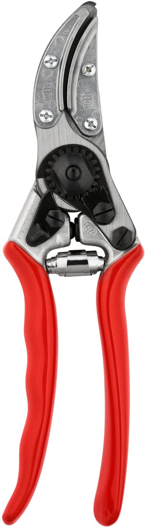 FELCO 100 front view showing blade and jaws with precise grip benefit