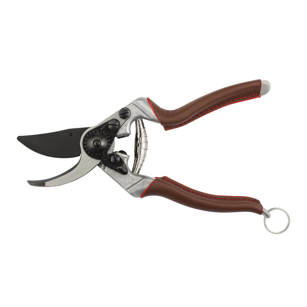 FELCO leather-wrapped handle close-up highlighting comfort and reduced hand fatigue