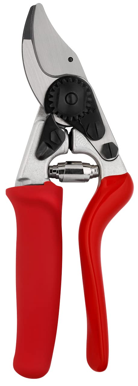 FELCO F 15 front view showing compact anvil design and comfortable grip benefit