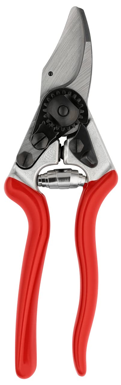 FELCO F16 front view showing compact left-handed cutter and sturdy construction