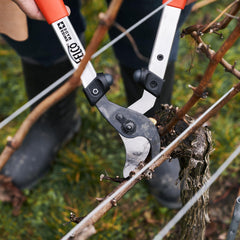 FELCO cutting head close-up showing hooked counter blade for cleaner cuts