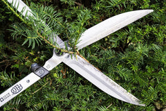 FELCO F250-57 aluminum I-beam handle and phthalate-free grip detail for comfortable control