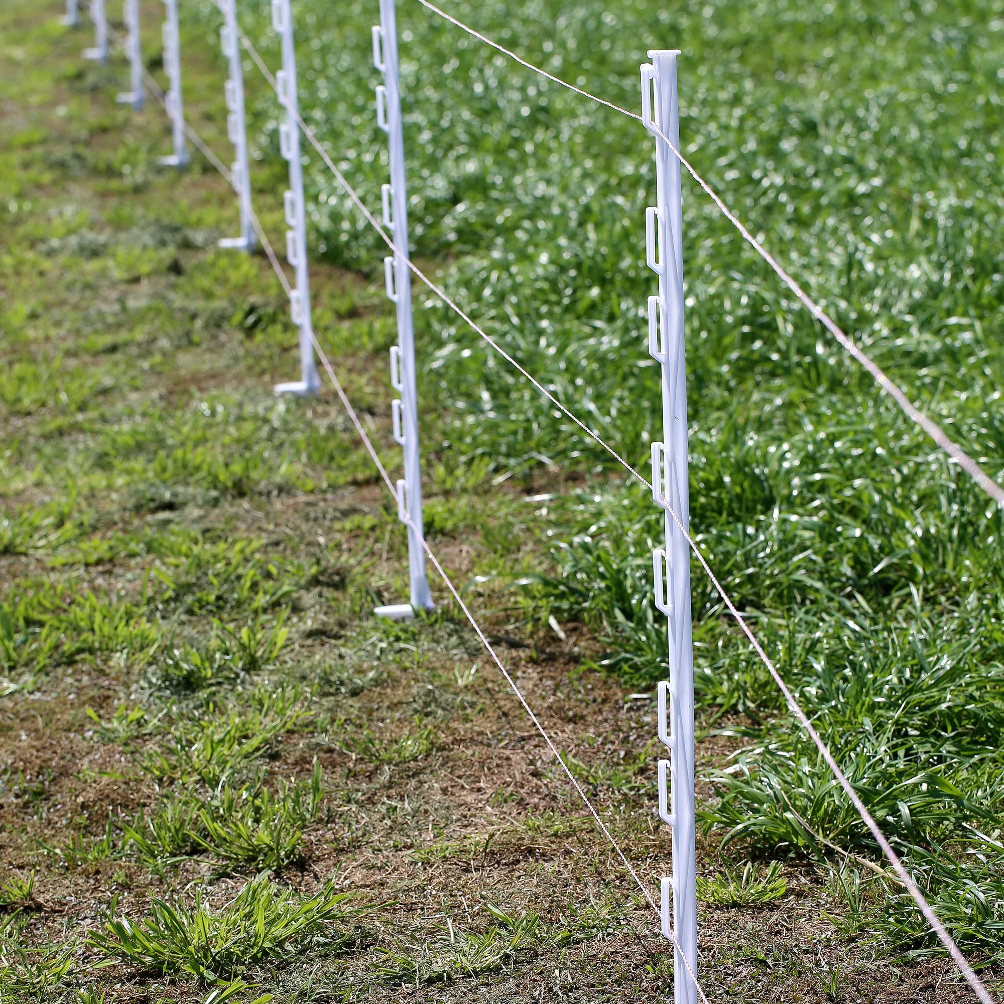 FENCE SHOCK stacked posts for easy storage and transport convenience