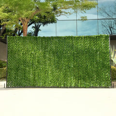 Fenpro close-up hedge texture displaying lifelike blades and durability benefit
