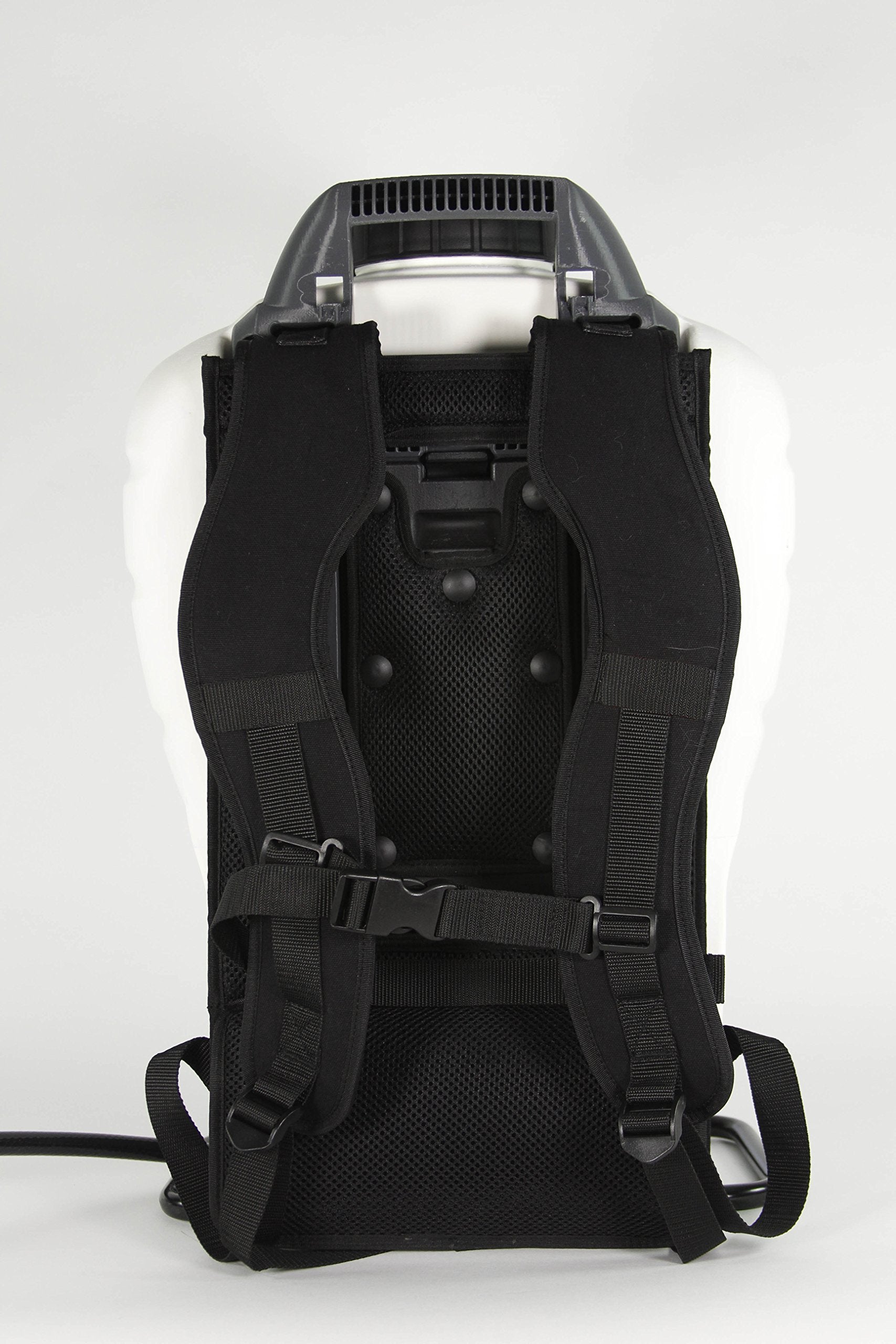 Field King tank and fill port for easy filling and spill protection