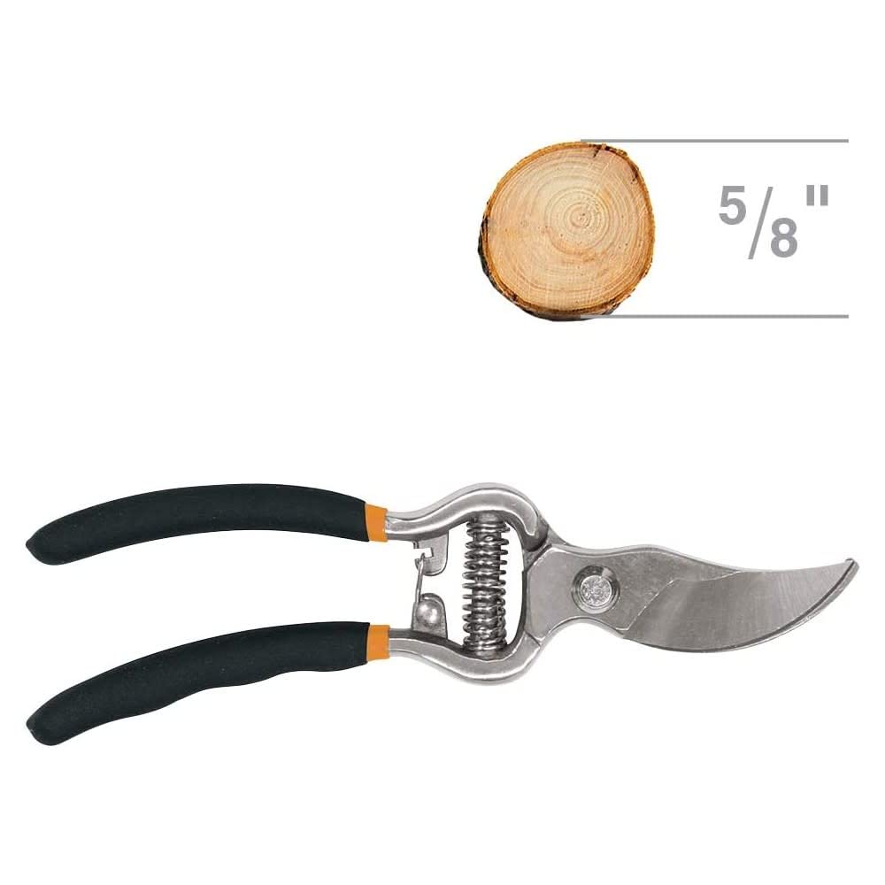 Fiskars 9274 close-up of drop-forged blade edge highlighting lasting sharpness