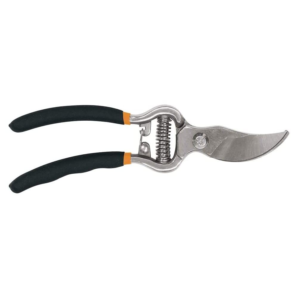 Fiskars 9274 front angled view showing overall design and durable construction benefit