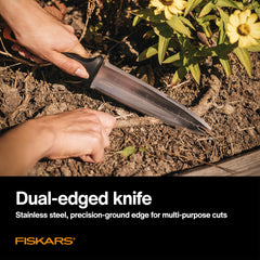 Fiskars forked tip close detail demonstrating weed removal advantage