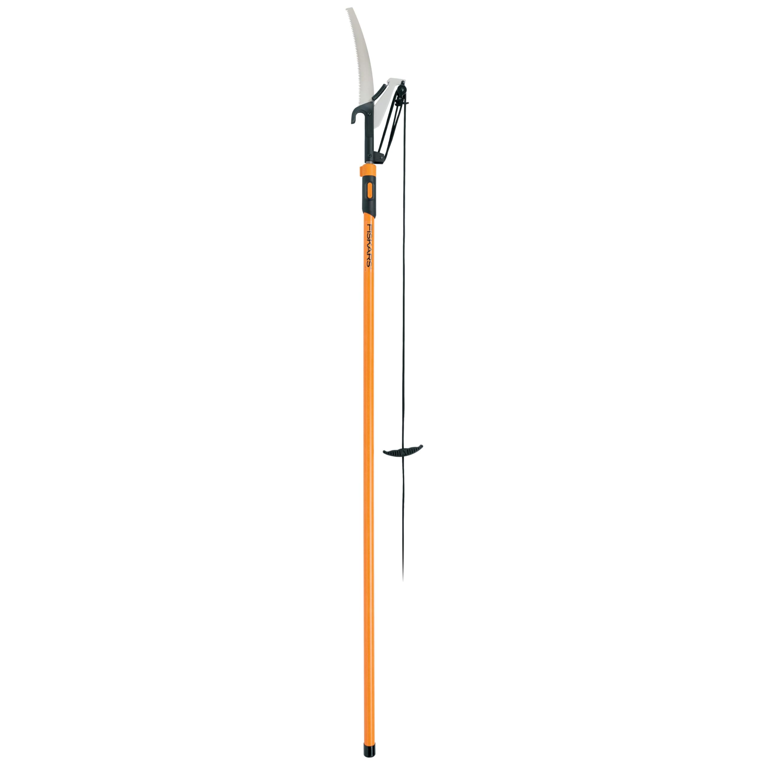 Fiskars vista frontal del podador extensible mostrando diseño y alcance