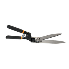 Fiskars front view showing product packaging and compact clippers benefit clarity