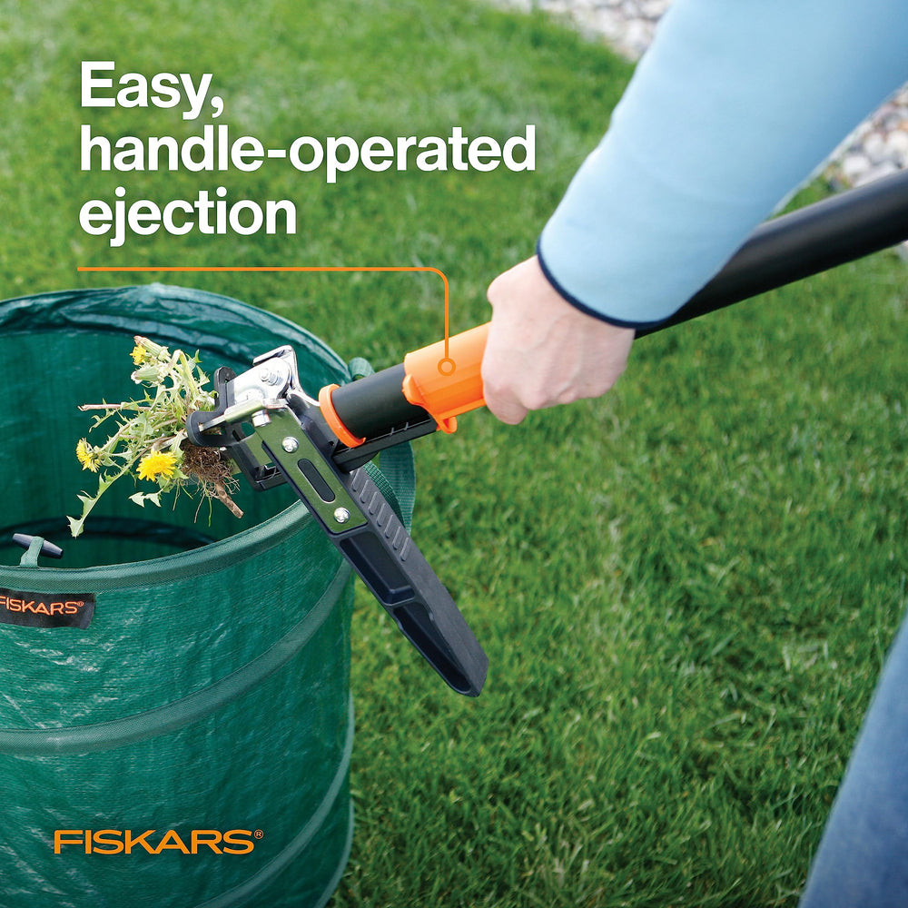 Fiskars product packaging and label highlighting lifetime warranty benefit