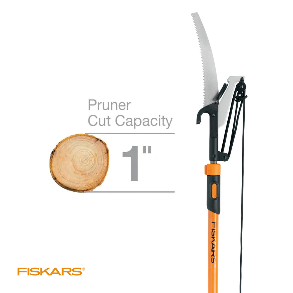 Fiskars pértiga extendida hasta 12 pies mostrando escala y alcance