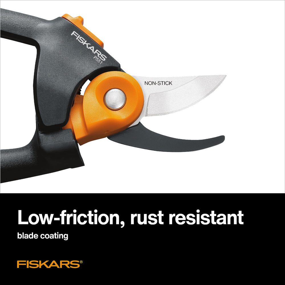Fiskars PowerGear2 handle profile with contoured grip for reduced hand fatigue